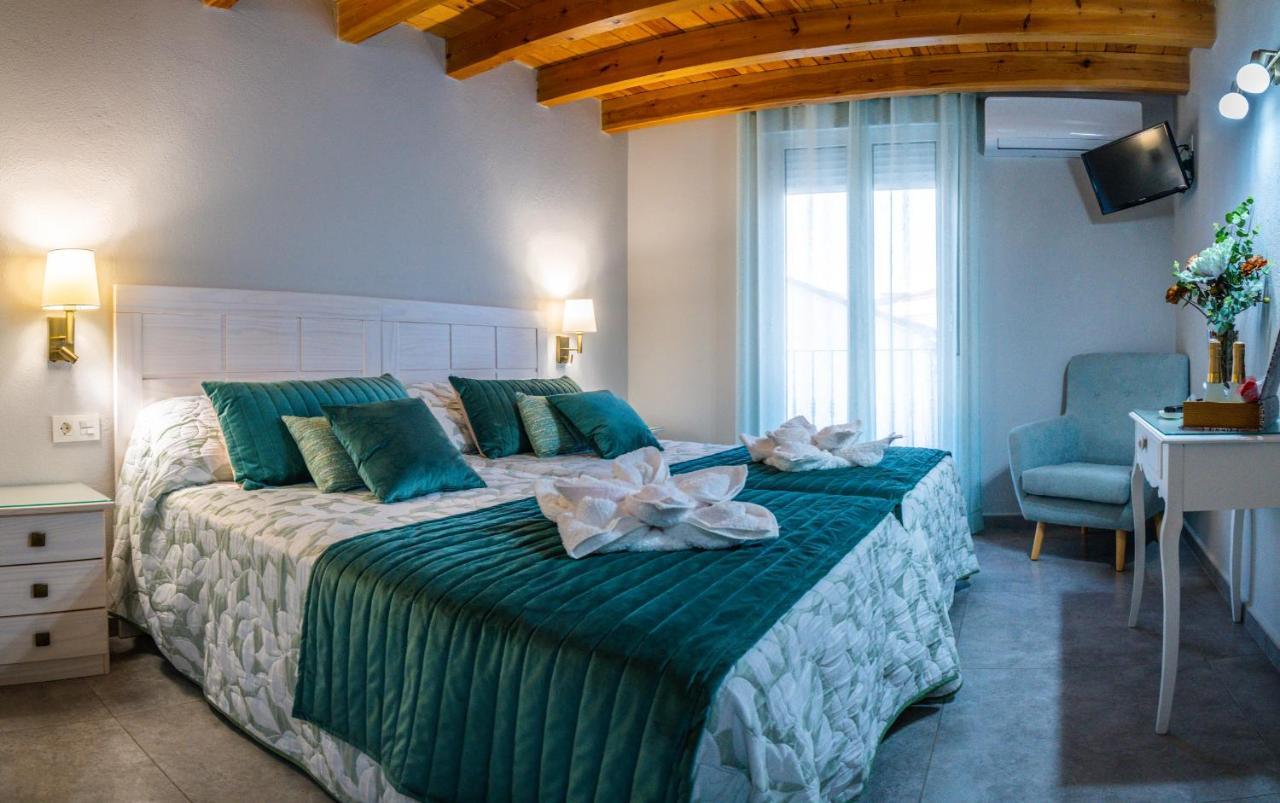 Apartamentos Turisticos El Altozano Fuentes de León Exterior foto