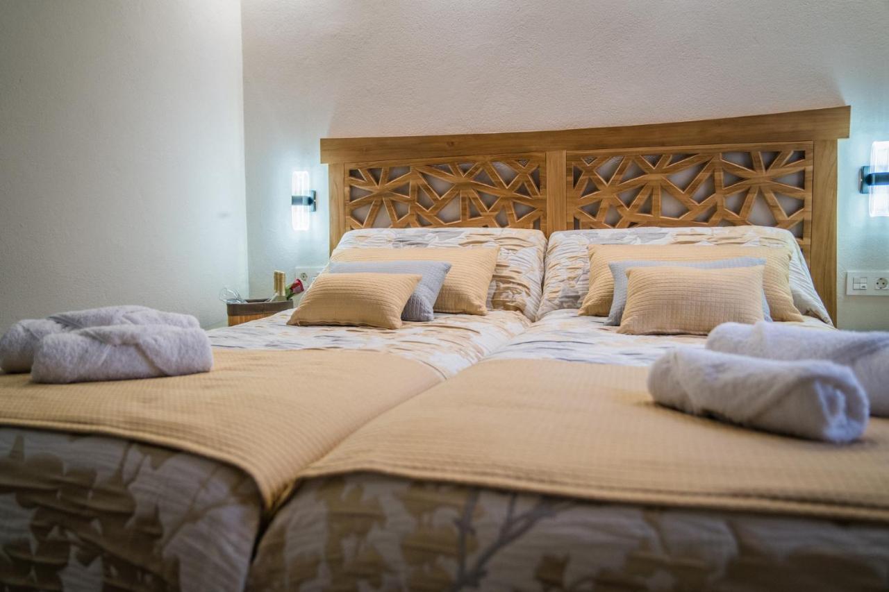 Apartamentos Turisticos El Altozano Fuentes de León Exterior foto
